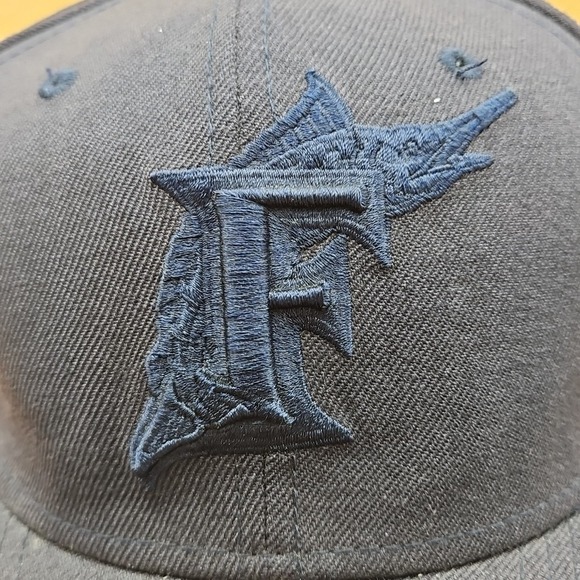 Florida Marlins Hat Cap New Era Fitted Size 8 All Black MLB Baseball 59Fifty - Picture 3 of 9